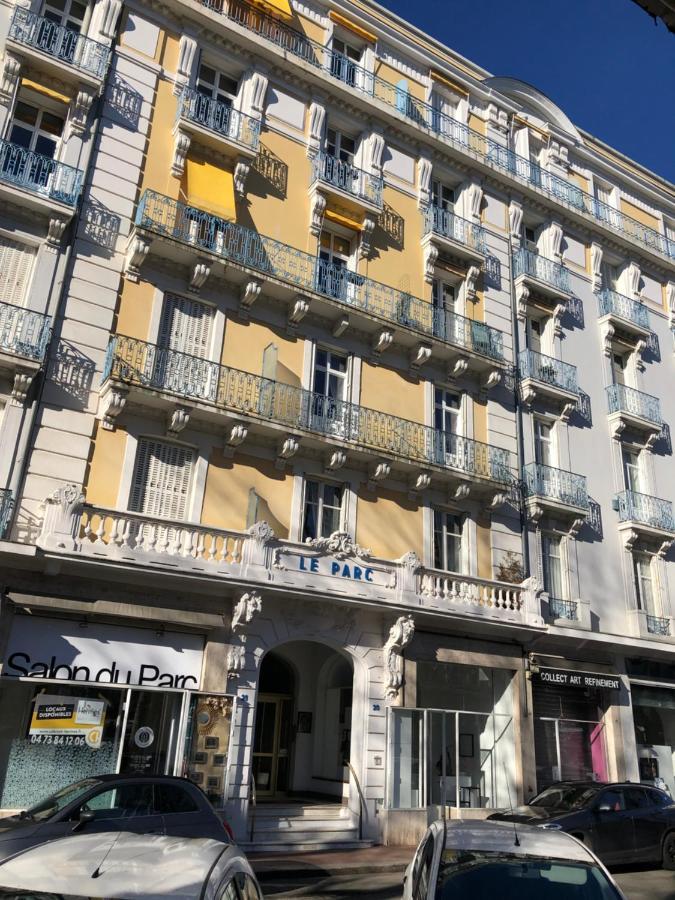 Superbe Appartement Independant En Centre Ville فيشي المظهر الخارجي الصورة